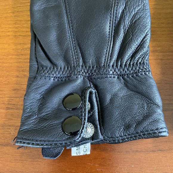 Black 100% Genuine Leather Women's Gloves - Picture 4 of 8